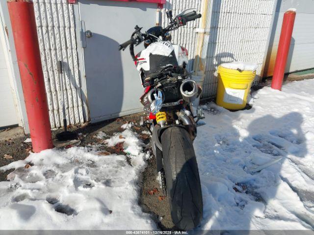 Ducati Hypermotard Image 7