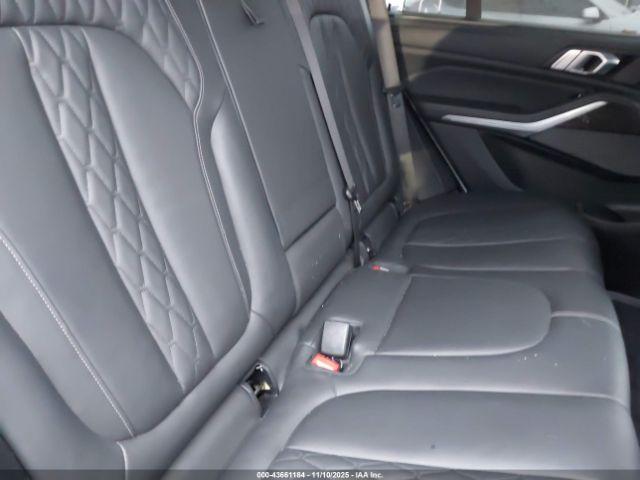 BMW X Series M50i Image 10