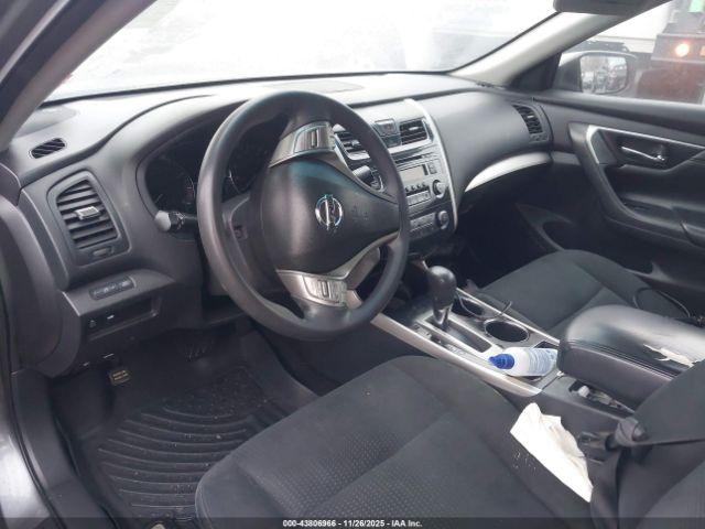 Nissan Altima 2.5 S Image 9