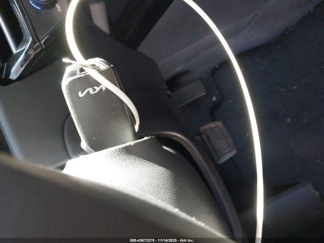 Kia Niro Lx Image 11