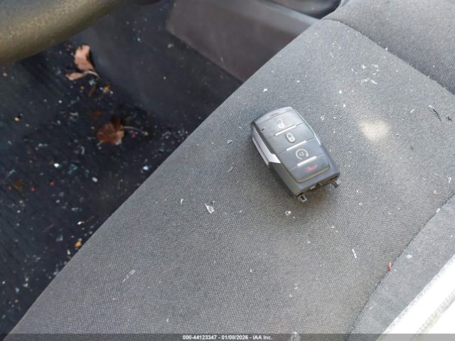 Ram 3500 Tradesman  4x4 8' Box Image 9