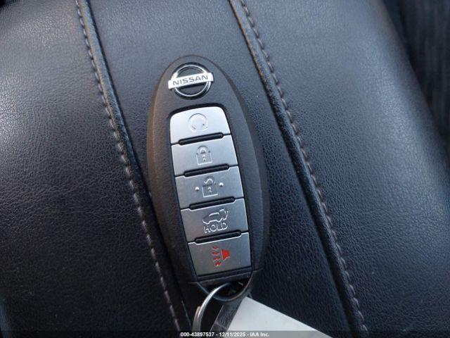 Nissan Rogue Sv Image 2