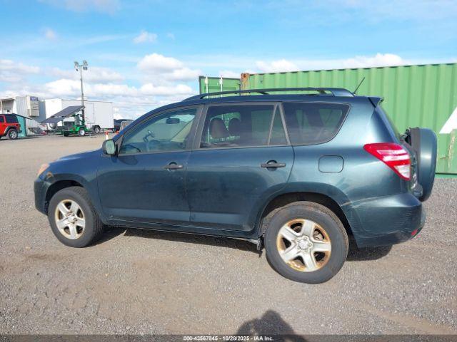 Toyota RAV4 Image 10