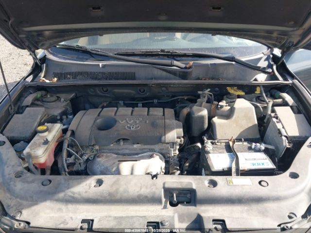 Toyota RAV4 Image 11