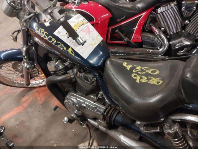 Suzuki Vs800 Glp Image 9