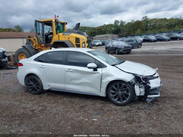 Toyota Corolla Hybrid Se Image 3