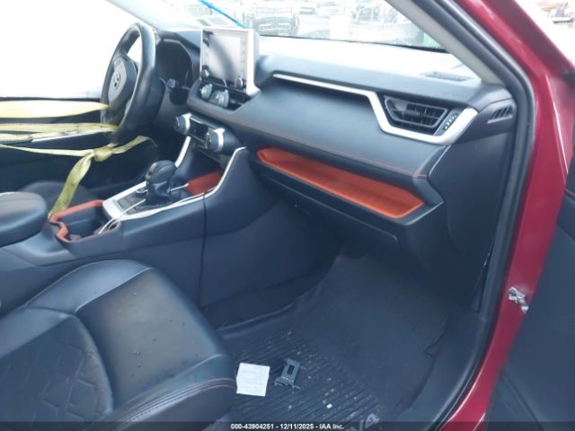 Toyota RAV4 Adventure Image 3