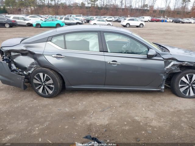 Nissan Altima 2.5 Sv Image 9