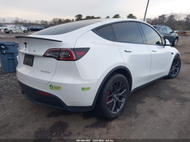Tesla Model Y Performance Dual Motor All-wheel Drive Image 8