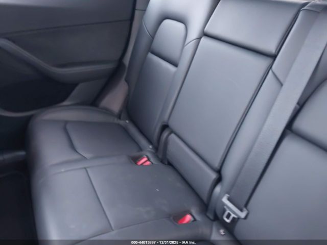 Tesla Model Y Performance Dual Motor All-wheel Drive Image 7