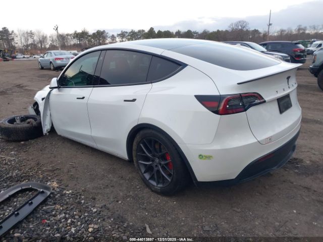 Tesla Model Y Performance Dual Motor All-wheel Drive Image 15