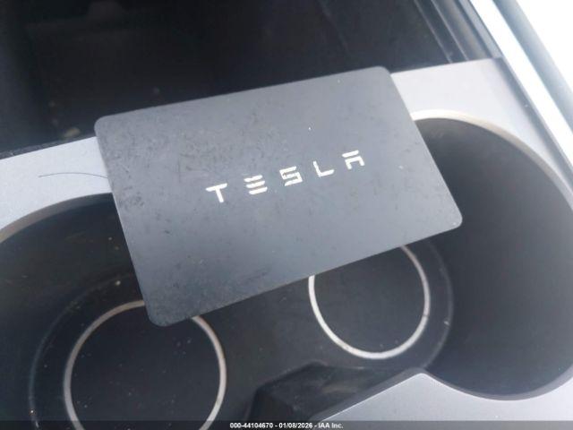 Tesla Model Y Image 10