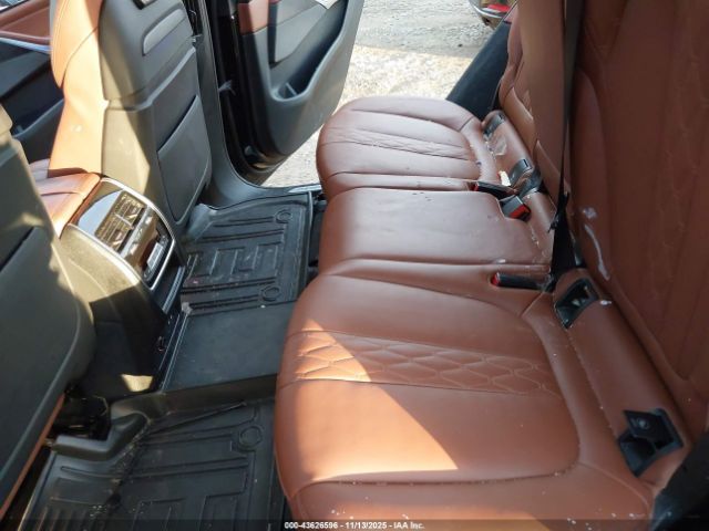 BMW X Series M50i Image 17