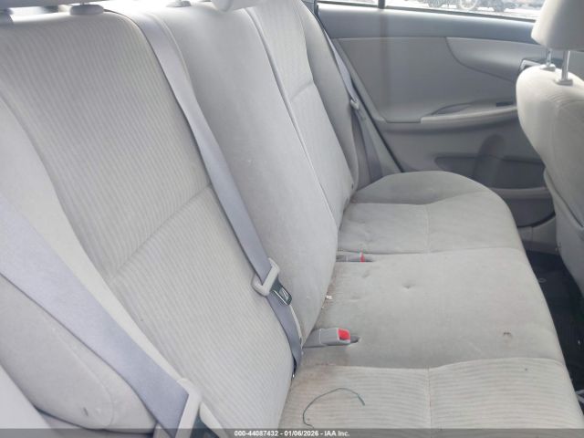 Toyota Corolla Le Image 9