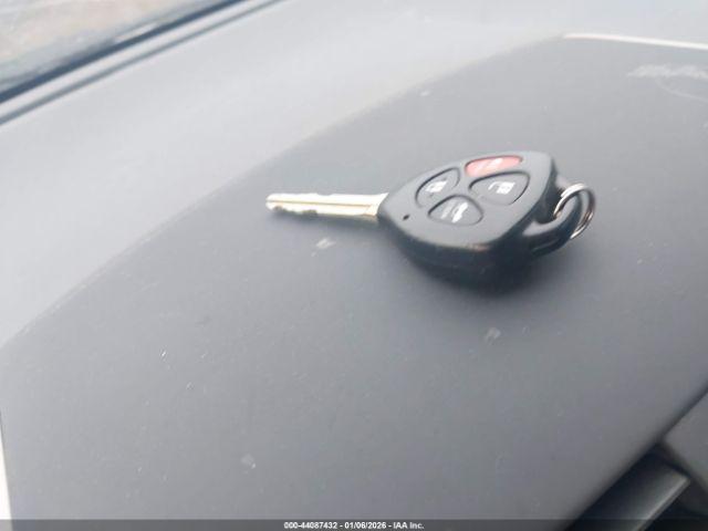 Toyota Corolla Le Image 11