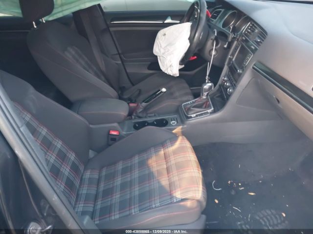 Volkswagen Golf Image 2