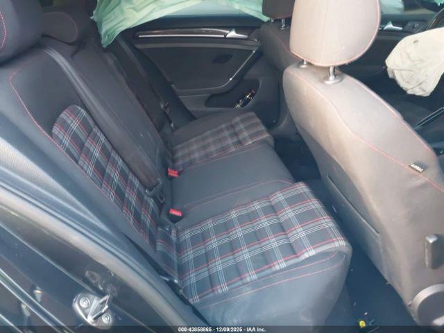 Volkswagen Golf Image 6