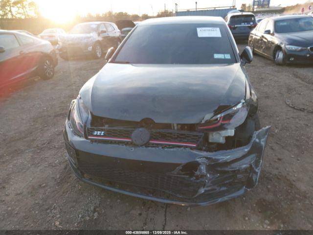 Volkswagen Golf Image 8