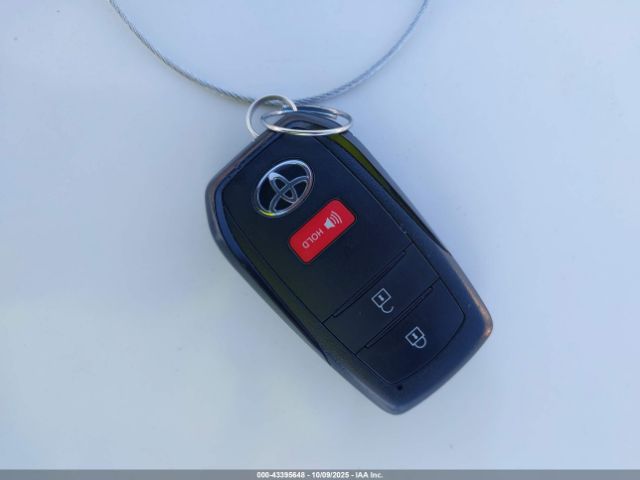 Toyota Prius Prime Se Image 12