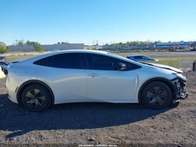 Toyota Prius Prime Se Image 13