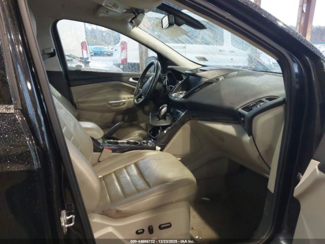 Ford Escape Titanium Image 2