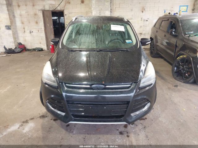 Ford Escape Titanium Image 11