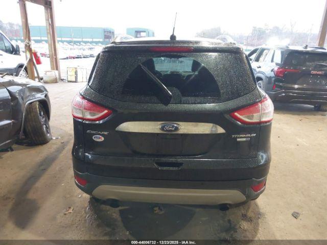 Ford Escape Titanium Image 13