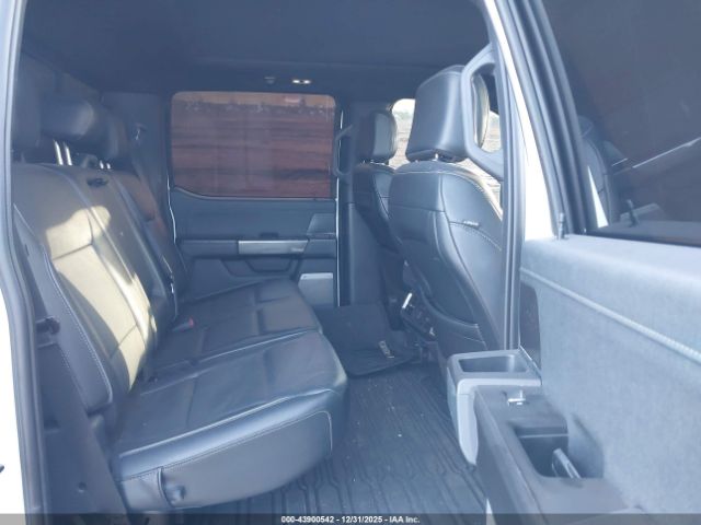 Ford F-150 Lariat Image 11