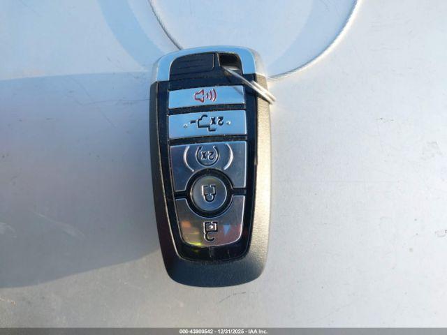 Ford F-150 Lariat Image 3