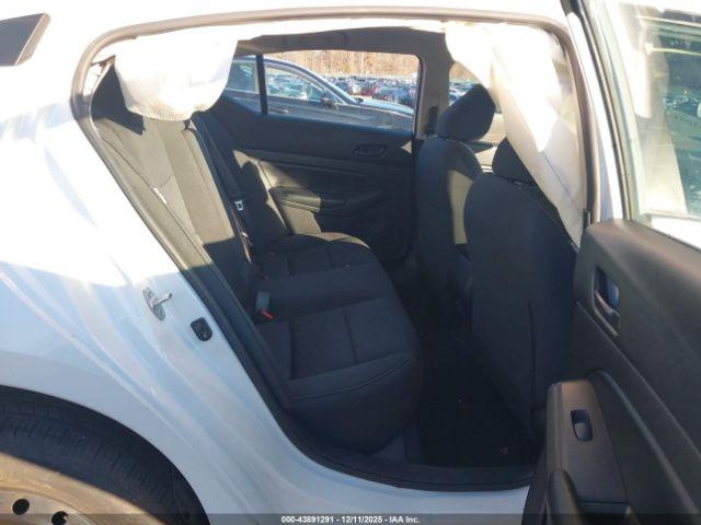 Nissan Altima S Fwd Image 9