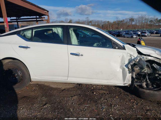Nissan Altima S Fwd Image 11