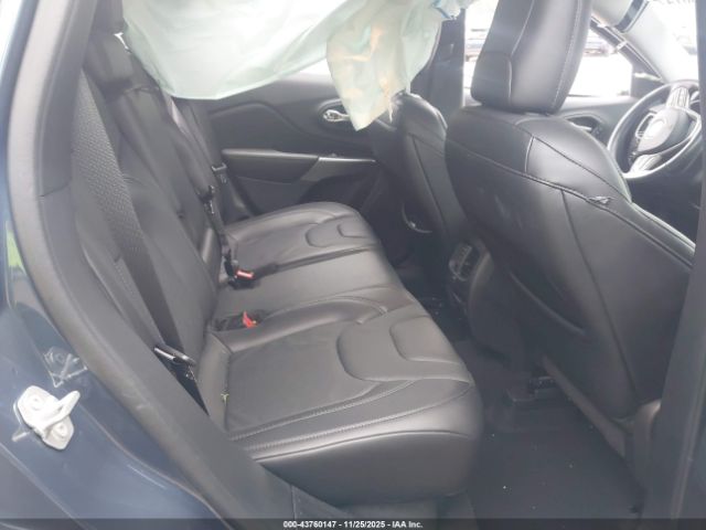 Jeep Cherokee Limited 4x4 Image 4