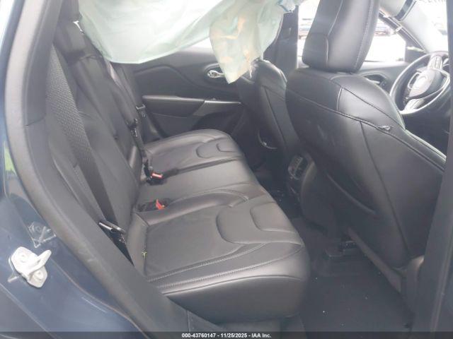 Jeep Cherokee Limited 4x4 Image 4