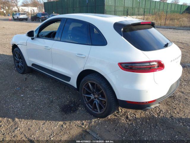 Porsche Macan Image 4