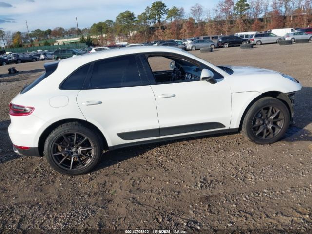Porsche Macan Image 12