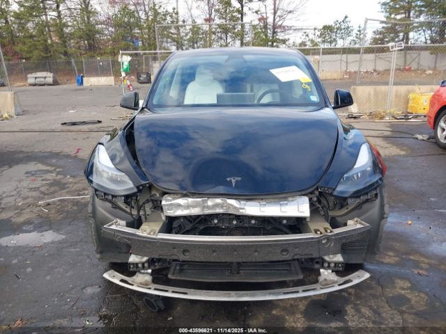 Tesla Model Y Performance Dual Motor All-wheel Drive Image 3