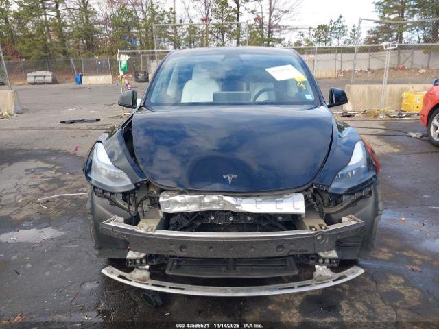 Tesla Model Y Performance Dual Motor All-wheel Drive Image 3