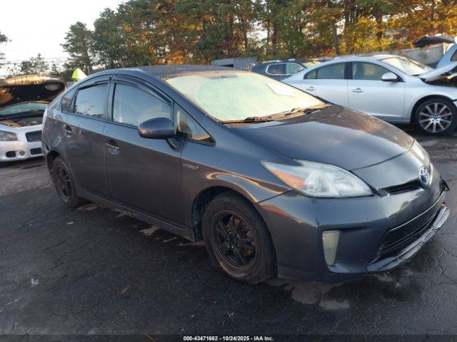  Salvage Toyota Prius