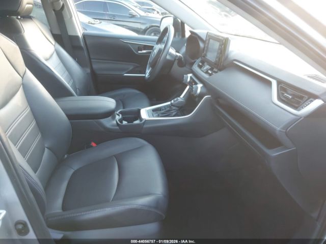 Toyota RAV4 Xle Premium Image 6