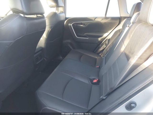 Toyota RAV4 Xle Premium Image 9