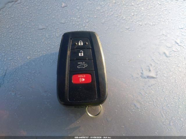 Toyota RAV4 Xle Premium Image 10