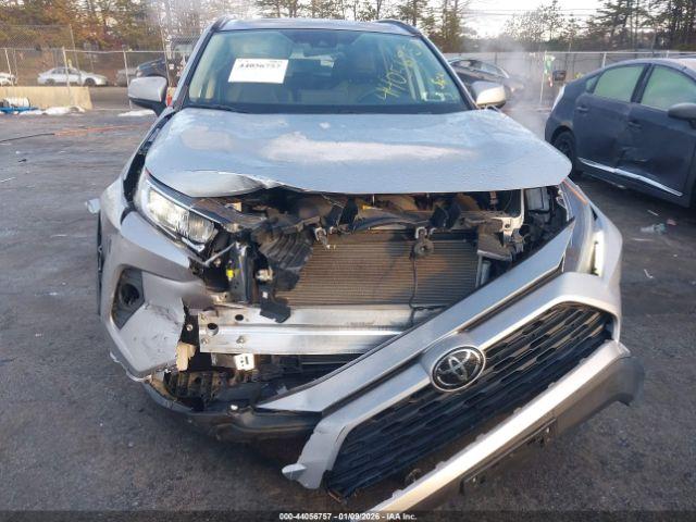 Toyota RAV4 Xle Premium Image 14