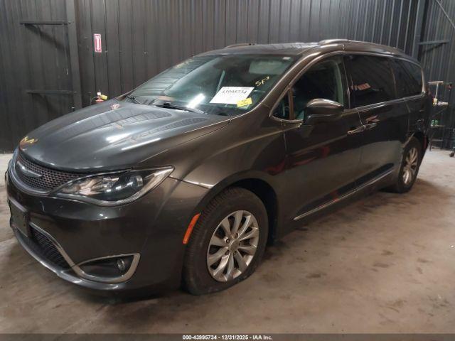 Chrysler Pacifica Touring-l Image 12