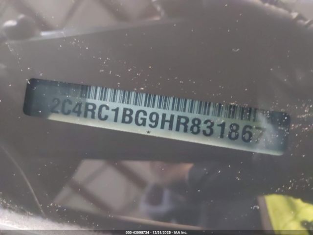 Chrysler Pacifica Touring-l Image 3