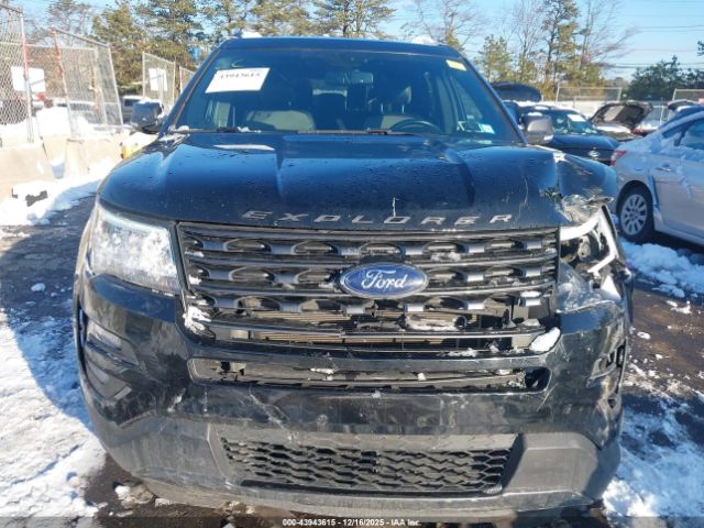 Ford Explorer Xlt Image 10