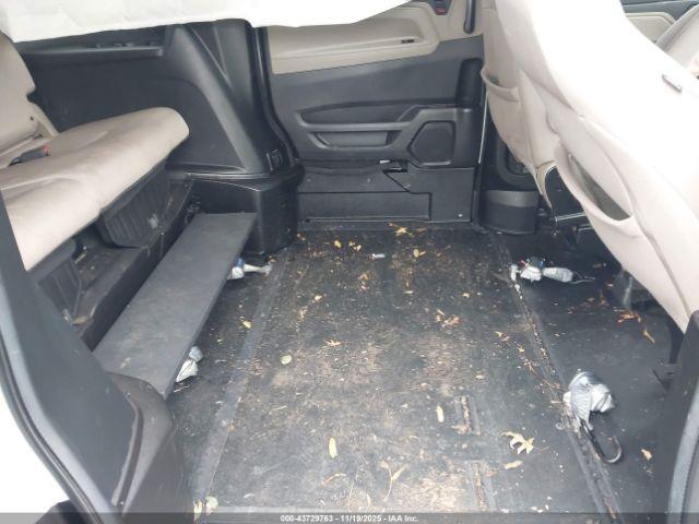 Honda Odyssey Ex Image 8