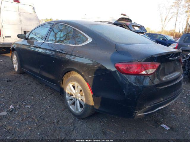 Chrysler 200 Limited Image 2