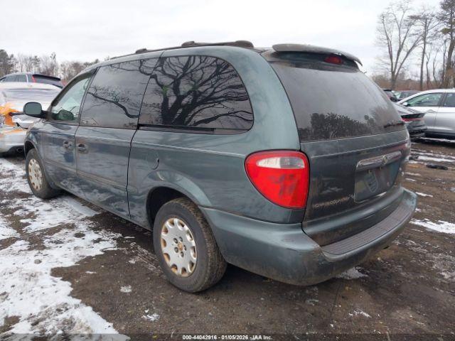 Chrysler Town & Country Lx Image 3