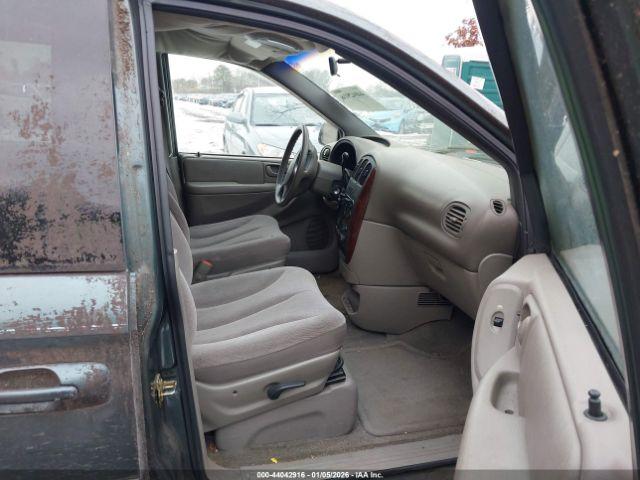 Chrysler Town & Country Lx Image 9