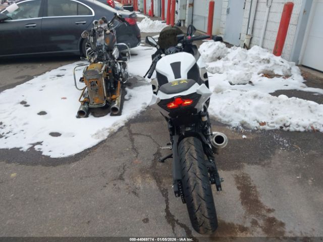 Kawasaki Ex400 Image 4